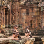 Wächterfiguren in der hinduistische Tempelruine Banteay Srei, Angkor Region, Kambodscha, Asien | temple guards at hindu temple ruin Banteay Srei, Angkor region, Cambodia, Asia