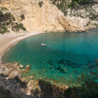 Strand und Bucht der Platja des Coll Baix, Alcudia, Halbinsel Victoria, Mallorca, Balearen, Spanien | Platja des Coll Baix beach and bay, Alcudia, Victoria peninsula, Majorca, Balearic Islands, Spain,