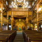 Innenraum der Gustav-Adolf Stabkirche im Stadtteil Hahnenklee-Bockswiese, Goslar, Niedersachsen, Deutschland | Gustav Adolf Stave Church interior, Harz Region, Hahnenklee-Bockswiese, Goslar, Lower Saxony, Germany