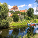 Stadtgraben und der Havelberger Dom Sankt Marien, Havelberg, Sachsen-Anhalt, Deutschland | Stadtgraben moat and Havelberg cathedral St. Mary's, Havelberg, Saxony-Anhalt, Germany