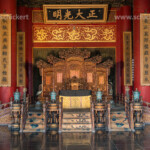 Thron im Palast der himmlischen Klarheit in der Verbotenen Stadt, Peking oder Beijing, Volksrepublik, China, Asien | throne in the Palace of Heavenly Purity at the Forbidden City, Beijing, People's Republic of China, Asia