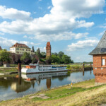 Burg Tangermünde an Tanger und Elbe in Tangermünde, Sachsen-Anhalt, Deutschland | Tangermünde Castle on Elbe and Tanger river and Stream gauge in Tangermuende, Saxony-Anhalt, Germany