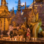 Abendstimmung in der beleuchteten Shwedagon Pagode, Yangon oder Rangun, Myanmar , Asien | Evening mood, illuminated Shwedagon Pagoda, Rangoon / Yangon , Myanmar, Asia