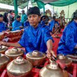 traditionelles Gamelan-Orchester bei einem Fest in Yogyakarta, Java, Indonesien, Asien | traditional gamelan ensemble during a festival in Yogyakarta, Java, Indonesia, Asia