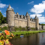 Schloss Josselin am Fluss Oust, Josselin, Bretagne, Frankreich | Josselin Castle and the River Oust, Josselin, Brittany, France