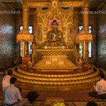Buddha Statue in der Botataung Pagode in Yangon oder Rangun, Myanmar , Asien | Buddha statue in the Botataung Pagoda, Yangon or Rangoon, Myanmar, Asia