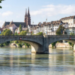 Stadtansicht Basel mit Rhein, Mittlere Brücke, Münster und Altstadt in Basel, Schweiz, Europa | Cityscape with Rhine river, Minster, Middle Bridge and old town in Basel, Switzerland, Europe