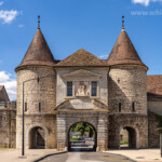 Stadttor Porte Rivotte in Besancon, Bourgogne-Franche-Comté, Frankreich, Europa | City gate Porte Rivotte in Besancon, Bourgogne-Franche-Comté, France, Europe