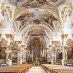 Innenraum der Studienkirche Mariä Himmelfahrt in Dillingen an der Donau, Bayern, Deutschland | Interior of the Church of the Jesuit University in Dillingen an der Donau, Bavaria, Germany