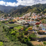 Das Tal und der Ort Vallehermoso, La Gomera, Kanarische Inseln, Spanien | Vallehermoso village and valley, La Gomera, Canary Islands, Spain