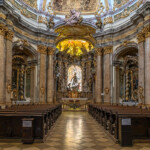 Innenraum der Klosterkirche St. Georg Weltenburg bei Weltenburg, Bayern, Deutschland | Weltenburg Abbey church St. Georg interior near Weltenburg, Bavaria, Germany
