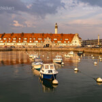 Historisches Hafenbecken und Marina Bassin du Paradis in Calais, Frankreich | Historic port Bassin du Paradis in Calais, France