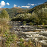 Der Fluss Torrente Fersina im Park Parco Lungo Fersina Pergine, Pergine Valsugana, Valsugana, Trentino, Italien, Europa | Torrente Fersina river at the Park Parco Lungo Fersina Pergine, Pergine Valsugana, Valsugana, Trentino, Italy, Europe