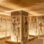 Reliefs im altägyptischen Grab von Pharao Ramses IV. im Tal der Könige bei Luxor, Ägypten, Afrika | Reliefs inside the Burial site of Ramesses IV at the Valley of the Kings near Luxor, Egypt, Africa
