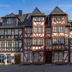 Fachwerkhäuser am Schillerplatz in der Altstadt von Wetzlar, Hessen, Deutschland | Half-timbered houses on Schillerplatz Schiller Square in the Old Town of Wetzlar, Hesse, Germany