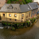 Die Hackenberger Mühle an der Leuk in der Altstadt von Saarburg, Rheinland-Pfalz, Deutschland | Hackenberg Mill at the Leuk River in the Old Town of Saarburg, Rhineland-Palatinate, Germany