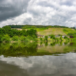 Weniberg und die Saar bei Saarburg, Rheinland-Pfalz, Deutschland | Vineyard and Saar River near Saarburg, Rhineland-Palatinate, Germany